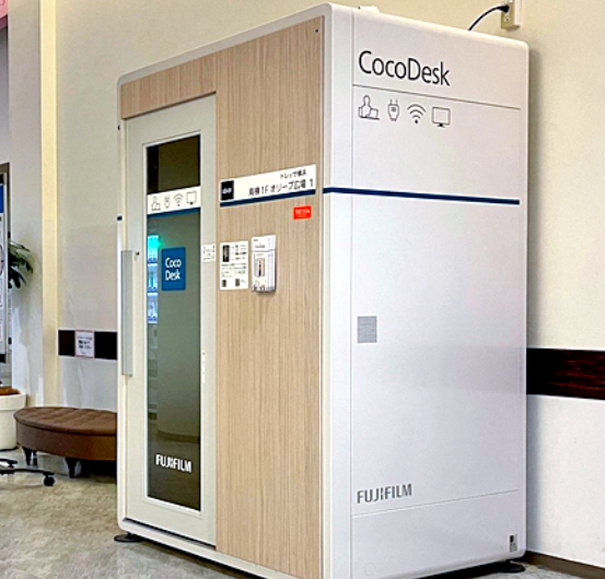 CocoDesk トレッサ横浜 南棟1F オリーブ広場