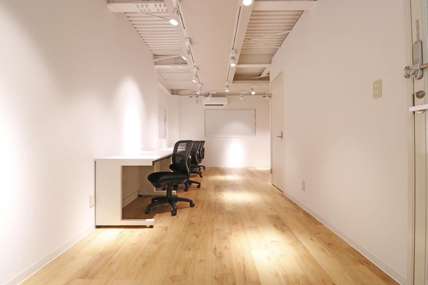 THE HUB 浜松町BASE