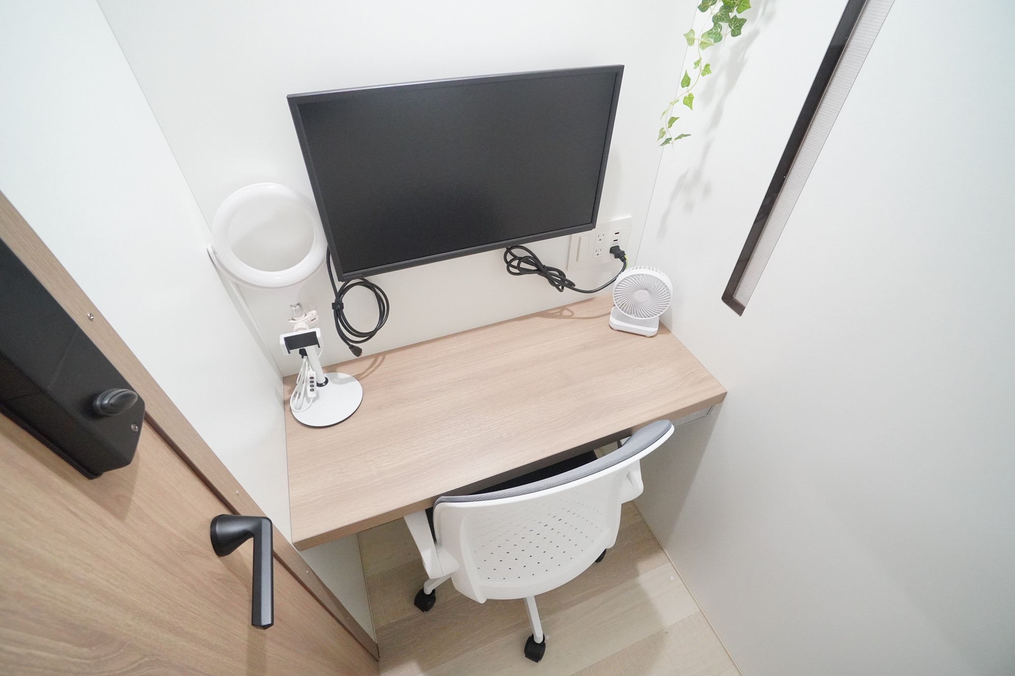 RemoteworkBOX  ミニマルワークスペース神田