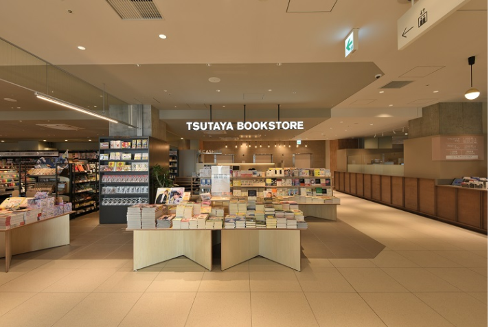 TSUTAYA BOOKSTORE 海老名