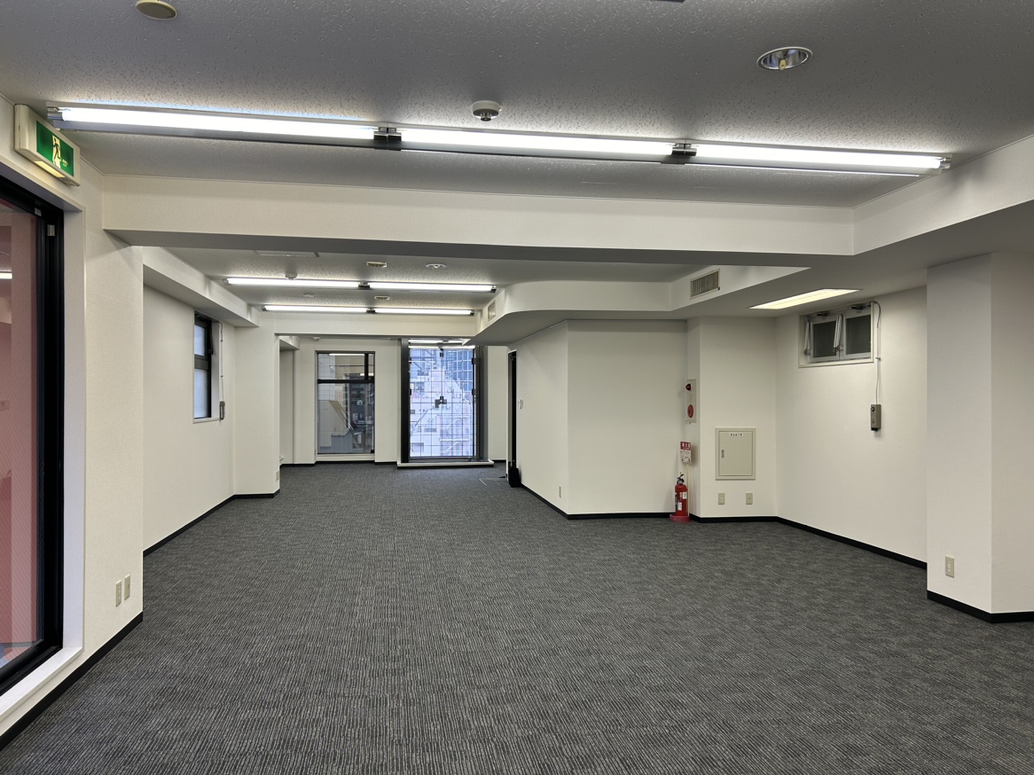 THE HUB 新橋BASE