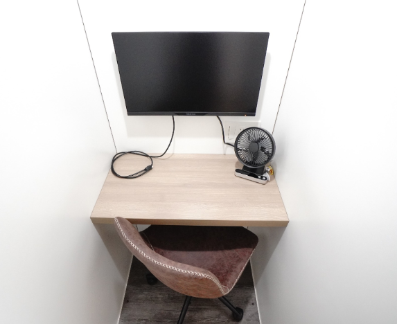 Aivicワークブース西新宿 by PaO