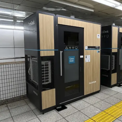 CocoDesk 高田馬場駅 出口3方面 地上ゆきエレベーター付近