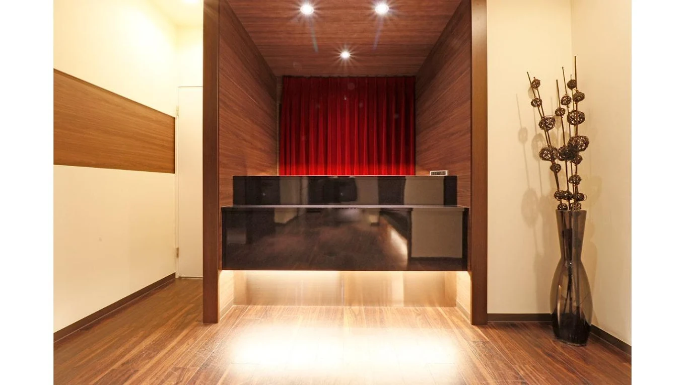 THE HUB 日本橋大伝馬町　